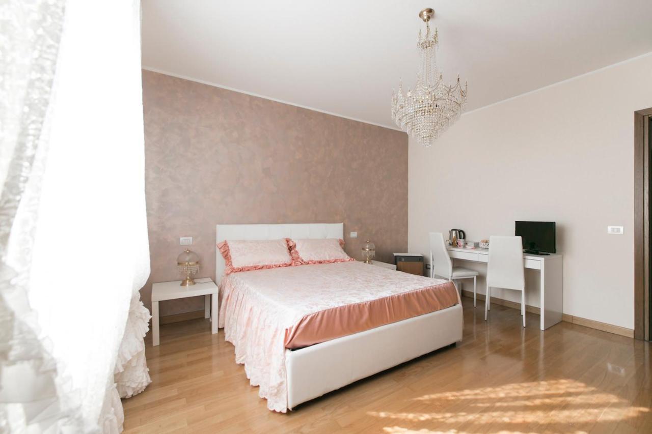 La Casa Di Pimpi Bed and Breakfast Desenzano del Garda Eksteriør billede